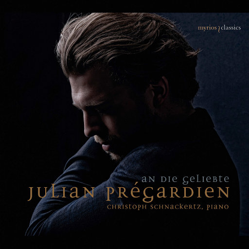 美女扒开尿口无遮挡教师厕所
